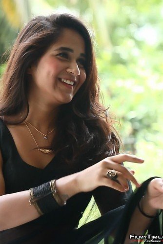 Deepthi-Sunaina-latest-photos-83