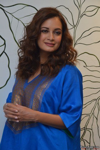 Dia-Mirza-26