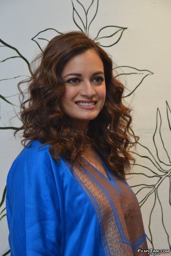 Dia-Mirza-10