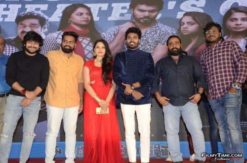 Ee-Kathalo-Paathralu-Kalpitam-13