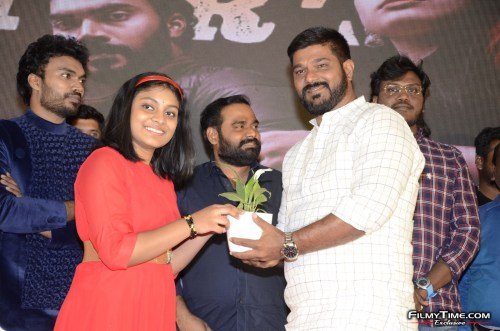 Ee-Kathalo-Paathralu-Kalpitam-16