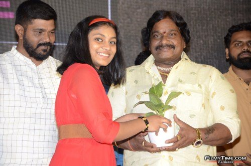 Ee-Kathalo-Paathralu-Kalpitam-17