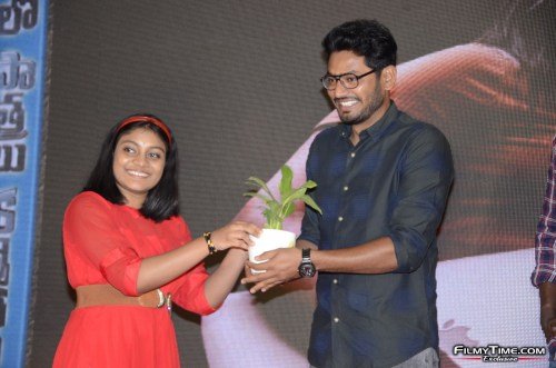 Ee-Kathalo-Paathralu-Kalpitam-5