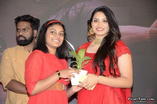 Ee-Kathalo-Paathralu-Kalpitam-8