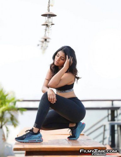 Eesha-Rebba-Gym-Outfit-Photos-3
