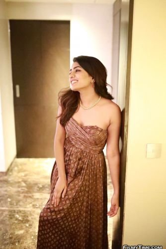 Eesha-Rebba-Photoshoot-17