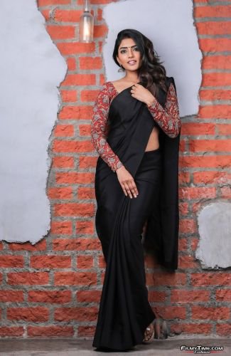 eesha-rebba-saree-latest-6