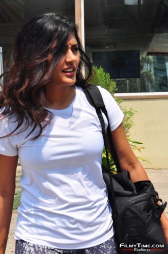 Esha-Rebba-Latest-Gym-Photos-4