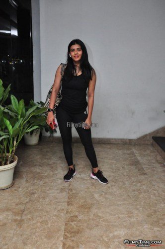 Hebah-Patel-Pap-At-Gym-In-Hyderabad-12