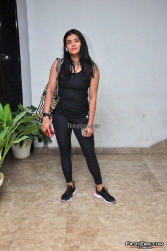 Hebah-Patel-Pap-At-Gym-In-Hyderabad-8