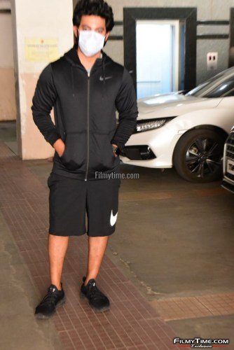 Hero-Aadi-Sai-Kumar-At-Gym-in-Hyderabad-5