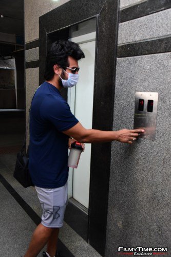 Aadi-Sai-kumar-Snapped-At-Gym-In-Hyderabad-12