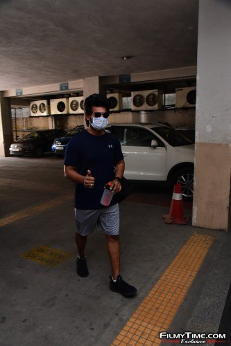 Aadi-Sai-kumar-Snapped-At-Gym-In-Hyderabad-8