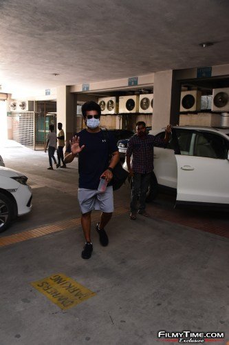 Aadi-Sai-kumar-Snapped-At-Gym-In-Hyderabad-4