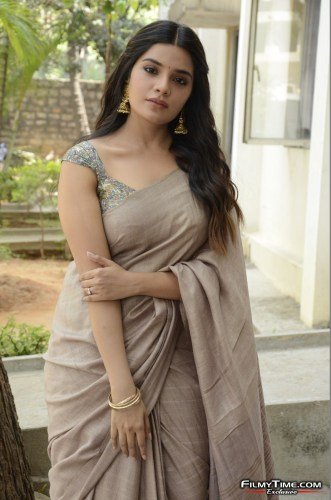 Athmika-Latest-Photos-44
