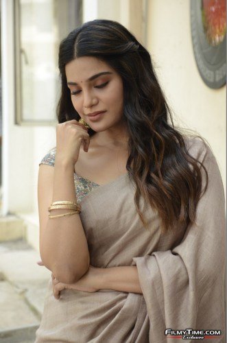 Athmika-Latest-Photos-45