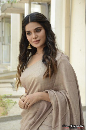 Athmika-Latest-Photos-48