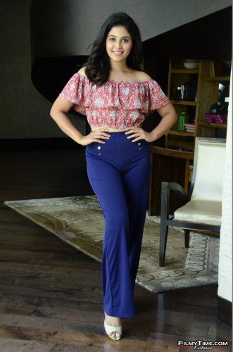 Anjali-25