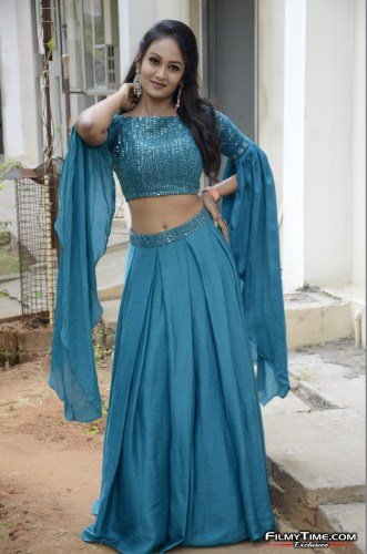 Heroine-Maheswari-Latest-Stills-13