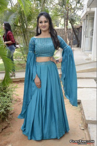 Heroine-Maheswari-Latest-Stills-2