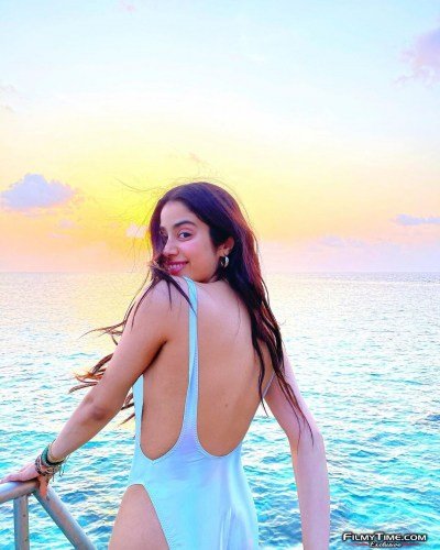 Jhanvi-Kapoor-1