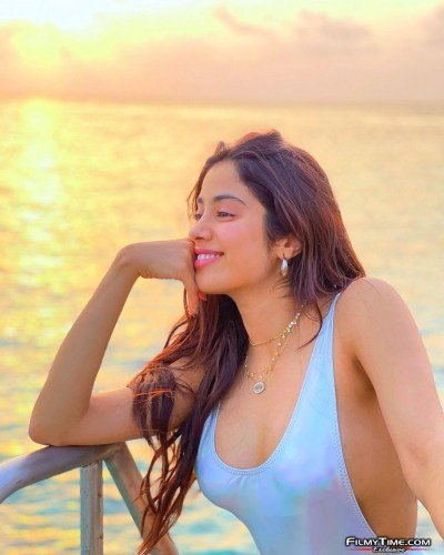 Jhanvi-Kapoor-2