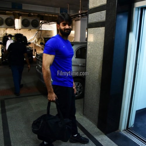 Kartikeya-snapped-at-Gym-in-Hyderabad-26