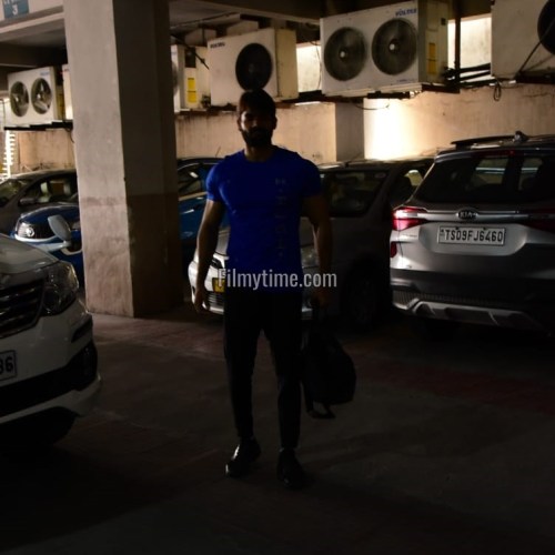 Kartikeya-snapped-at-Gym-in-Hyderabad-28