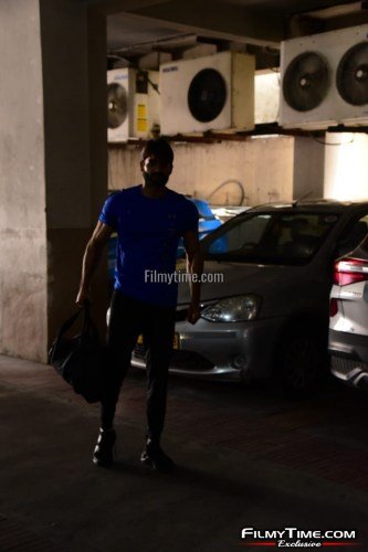 Kartikeya-snapped-at-Gym-in-Hyderabad-13