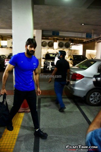 Kartikeya-snapped-at-Gym-in-Hyderabad-17
