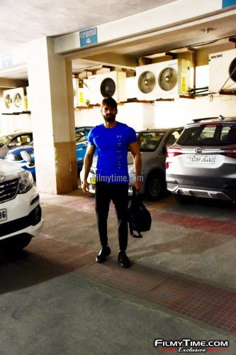 Kartikeya-snapped-at-Gym-in-Hyderabad-18
