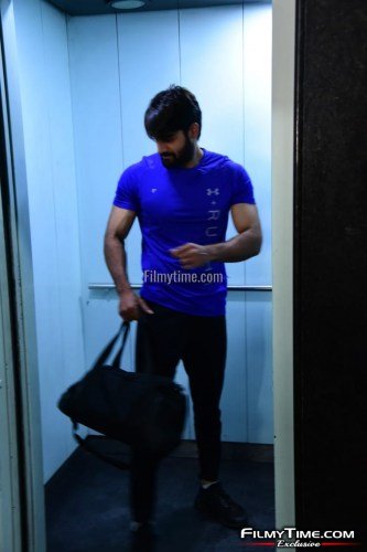 Kartikeya-snapped-at-Gym-in-Hyderabad-19