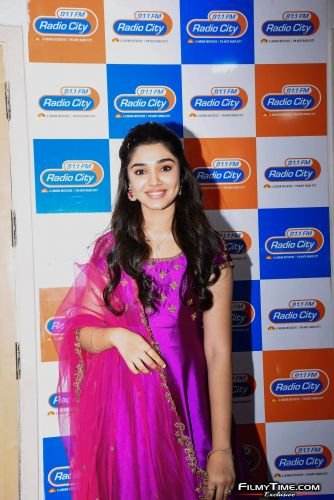 Krithi-Shetty-at-Radio-city-3