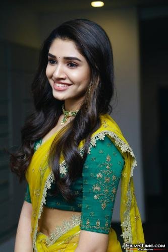 Krithi-Shetty-Uppena-Prerelease-1