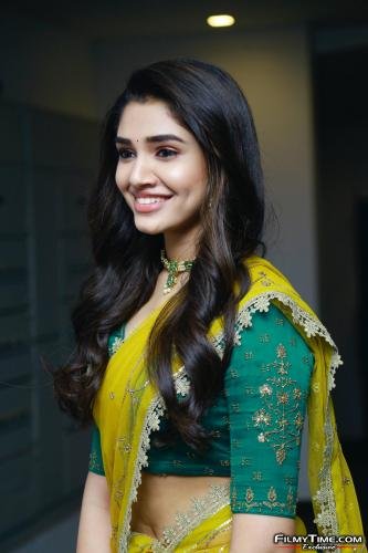 Krithi-Shetty-Uppena-Prerelease-10