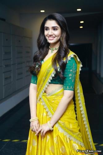 Krithi-Shetty-Uppena-Prerelease-16