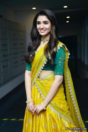 Krithi-Shetty-Uppena-Prerelease-17