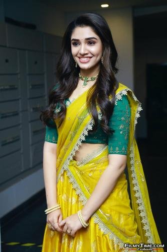 Krithi-Shetty-Uppena-Prerelease-2