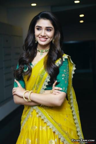 Krithi-Shetty-Uppena-Prerelease-22