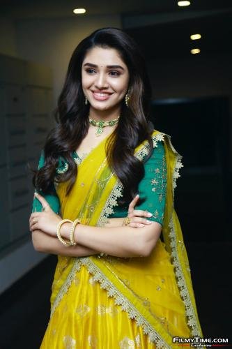 Krithi-Shetty-Uppena-Prerelease-23