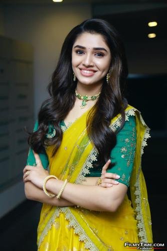 Krithi-Shetty-Uppena-Prerelease-26