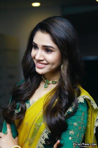 Krithi-Shetty-Uppena-Prerelease-29