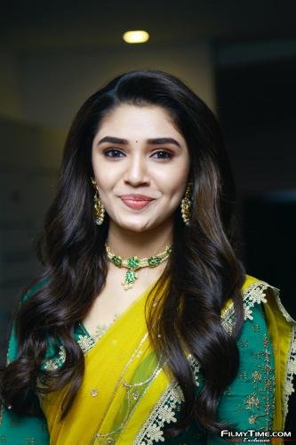 Krithi-Shetty-Uppena-Prerelease-31