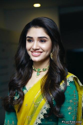 Krithi-Shetty-Uppena-Prerelease-32