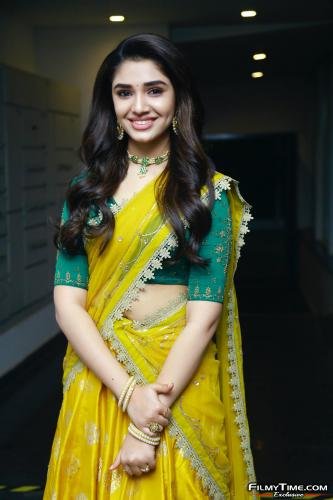 Krithi-Shetty-Uppena-Prerelease-34