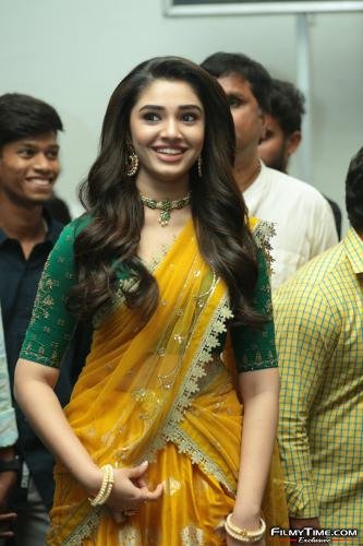 Krithi-Shetty-Uppena-Prerelease-39