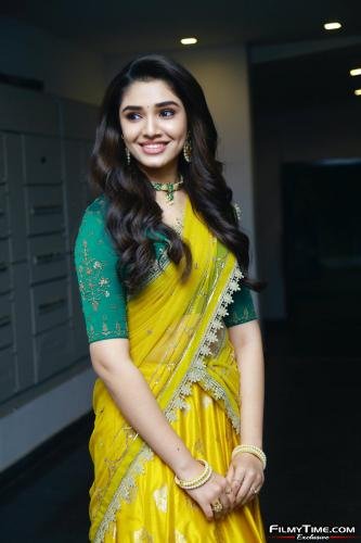 Krithi-Shetty-Uppena-Prerelease-4