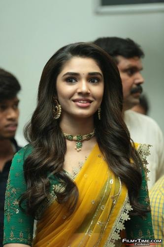 Krithi-Shetty-Uppena-Prerelease-41