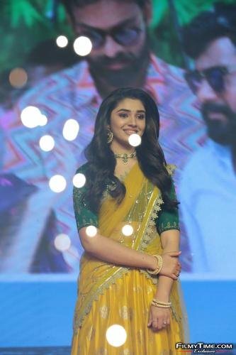 Krithi-Shetty-Uppena-Prerelease-51