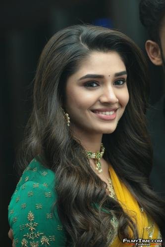 Krithi-Shetty-Uppena-Prerelease-53